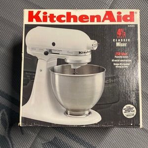 Kitchen aid 4 1/2 quart classic mixer